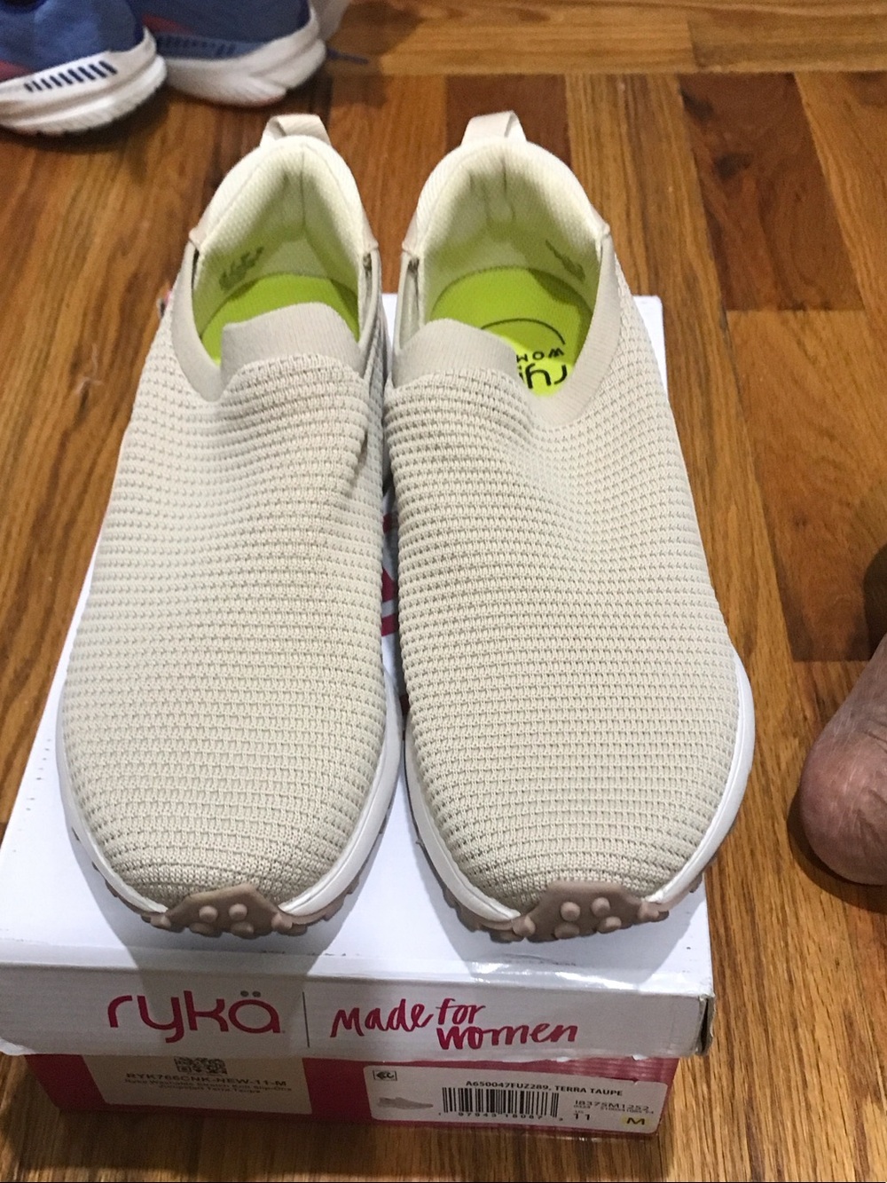 Rylan Womens Washable Knit slip on Sneakers